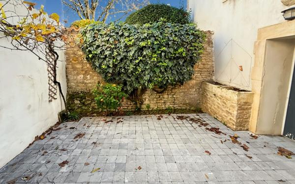 Maison à vendre    5 pièces •  Clavette