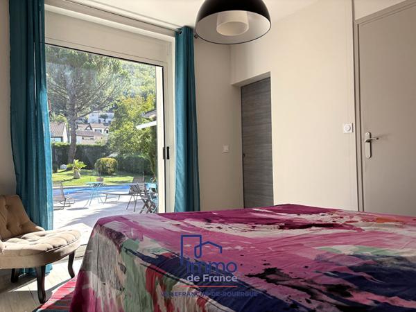 Maison de charme  proche centre , terrain clos et  piscine.