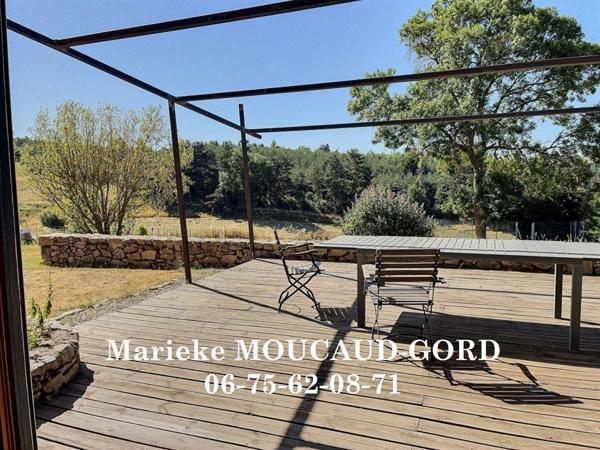 Acienne ferme rénovée mitoyenne  St Pierre Du Champ 130 m² avec 2300m² terrain