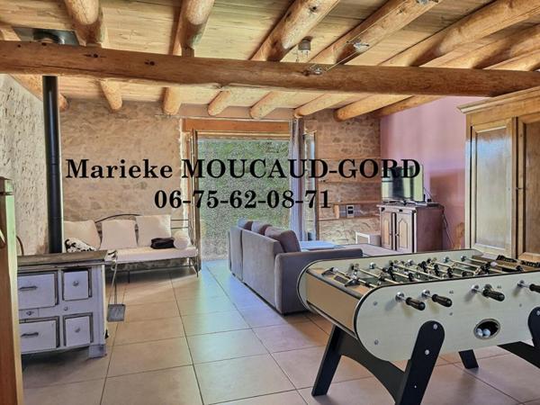 Acienne ferme rénovée mitoyenne  St Pierre Du Champ 130 m² avec 2300m² terrain