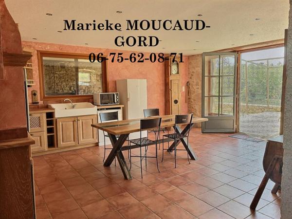 Acienne ferme rénovée mitoyenne  St Pierre Du Champ 130 m² avec 2300m² terrain