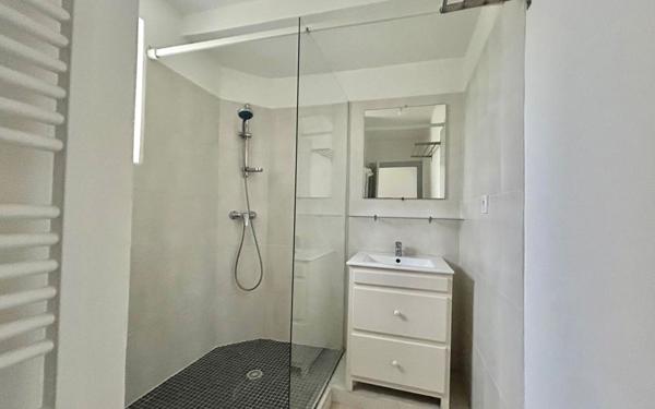 Maison à louer    3 pièces •  Sainte-Marie-de-Chignac