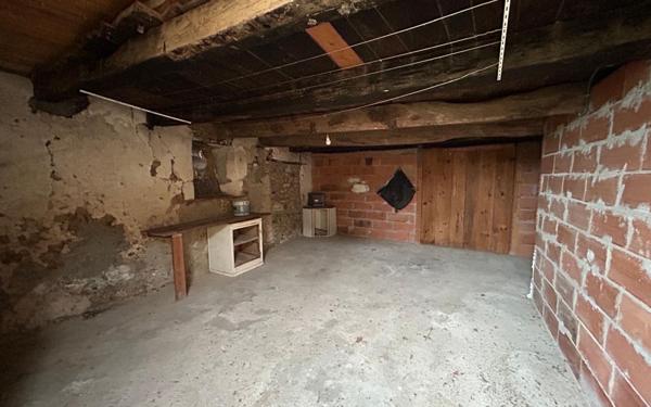 Maison à louer    3 pièces •  Sainte-Marie-de-Chignac