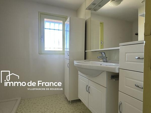 Plain-pied de 119 m², 4 chambres, bureau, 2 garages sur terrain de 1013 m²