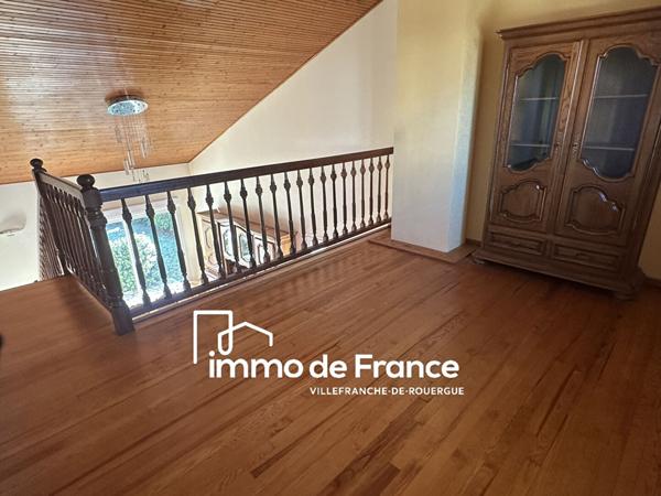 Plain-pied de 119 m², 4 chambres, bureau, 2 garages sur terrain de 1013 m²
