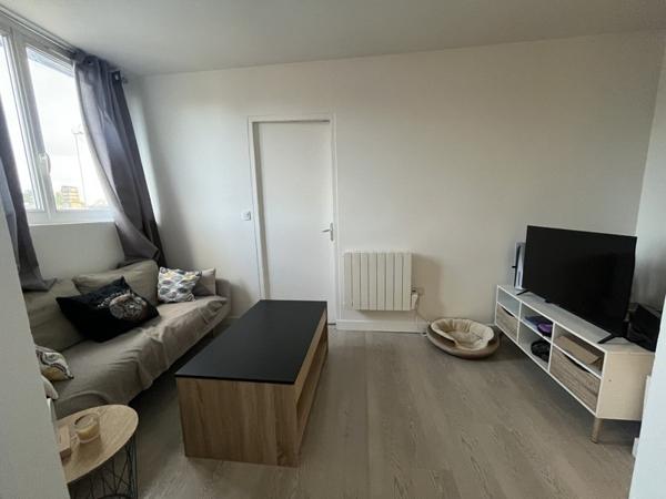 Appartement à vendre |  Marines |  2 pièces | 32 m²