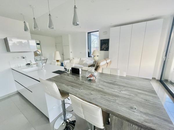APPARTEMENT D’EXCEPTION À MANDELIEU-LA-NAPOULE (SECTEUR DU COTTAGE)