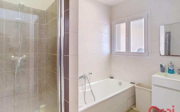 Maison à vendre    8 pièces •  Le Pontet