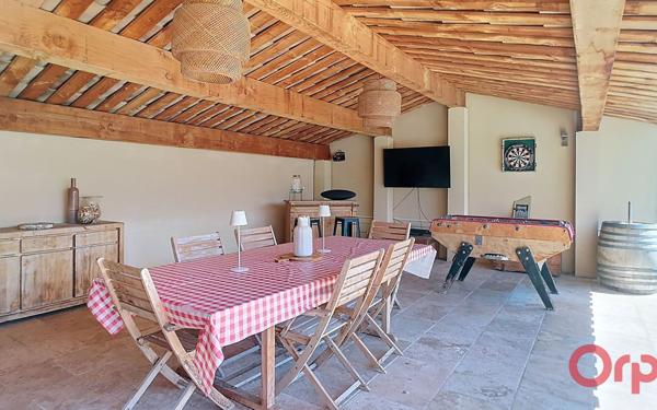 Maison à vendre    8 pièces •  Le Pontet