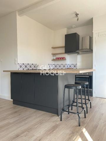 CARCASSONNE : (Proche place Carnot) - Studio renové