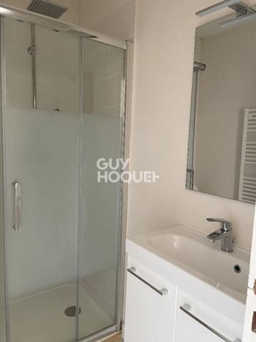 CARCASSONNE : (Proche place Carnot) - Studio renové