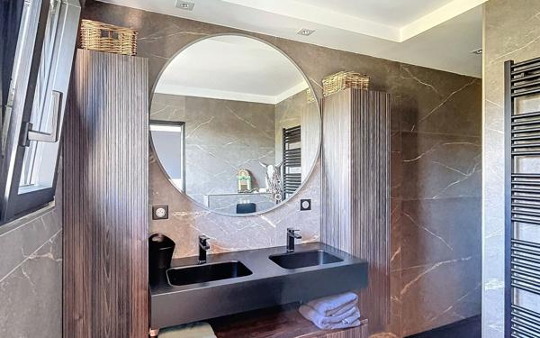 Maison à vendre    6 pièces •  Bandol