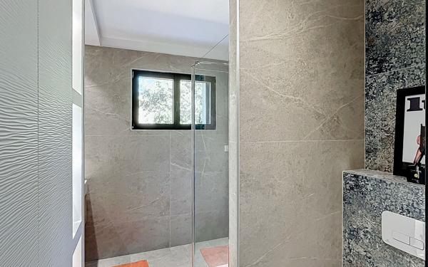 Maison à vendre    6 pièces •  Bandol