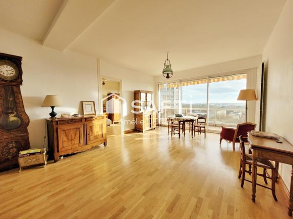 Appartement t 3, quartier La Genette, proche ville avec place de stationnement.