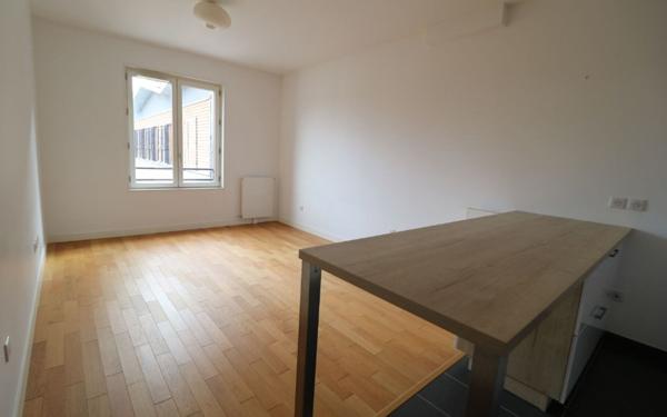 Appartement à louer    2 pièces • 51 m2 Bordeaux