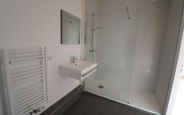 Appartement à louer    2 pièces • 51 m2 Bordeaux
