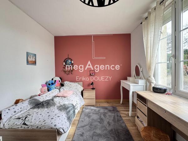 Maison à SAINT-PIERRE-DES-ECHAUBROGNES, 79700 - 7 pièces 167m²