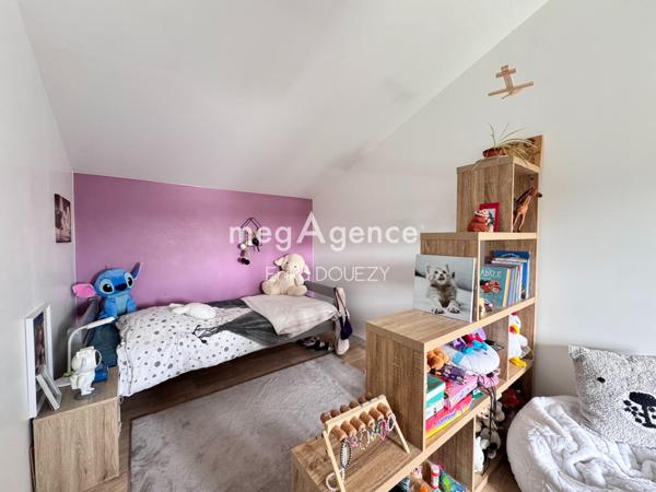 Maison à SAINT-PIERRE-DES-ECHAUBROGNES, 79700 - 7 pièces 167m²