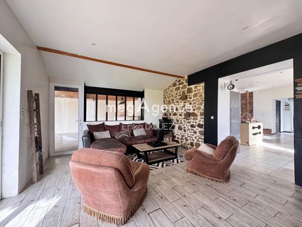 Maison à SAINT-PIERRE-DES-ECHAUBROGNES, 79700 - 7 pièces 167m²