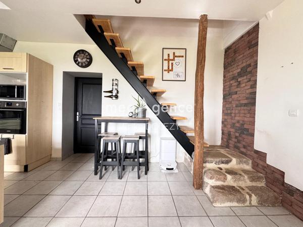 Maison à SAINT-PIERRE-DES-ECHAUBROGNES, 79700 - 7 pièces 167m²