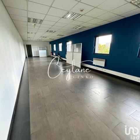 Location bureaux 210 m² Mennecy