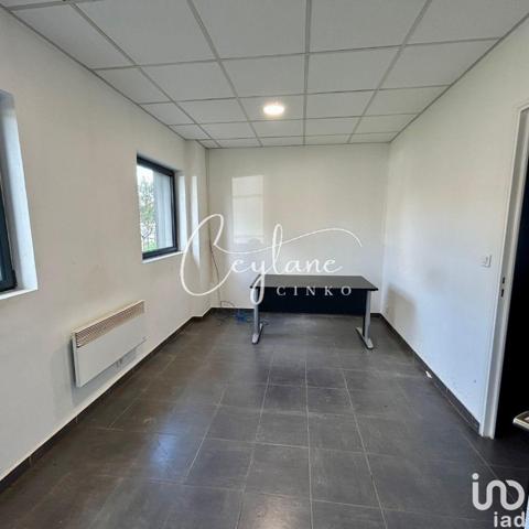 Location bureaux 210 m² Mennecy