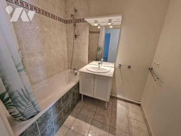 Appartement à vendre à Quimper, au Centre Ville , quartier Saint -Marc. Dans une petite copropr...