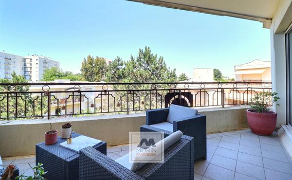 CAUDERAN Centre - à vendre grand appartement avec une chambre, terrasse et parking en sous-sol