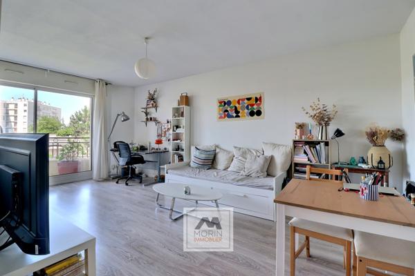 CAUDERAN Centre - à vendre grand appartement avec une chambre, terrasse et parking en sous-sol