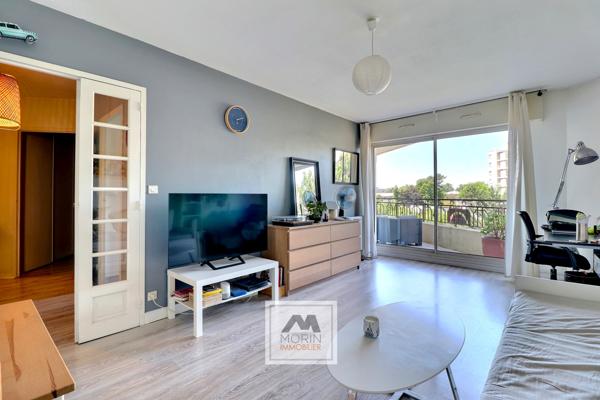 CAUDERAN Centre - à vendre grand appartement avec une chambre, terrasse et parking en sous-sol