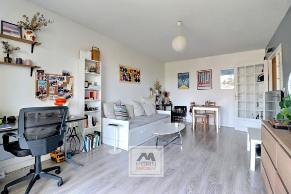 CAUDERAN Centre - à vendre grand appartement avec une chambre, terrasse et parking en sous-sol