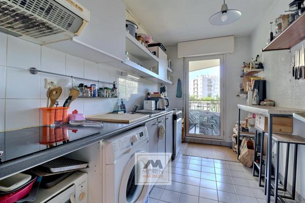 CAUDERAN Centre - à vendre grand appartement avec une chambre, terrasse et parking en sous-sol