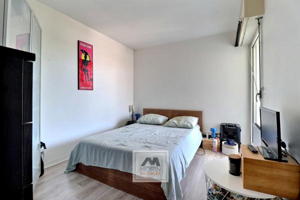 CAUDERAN Centre - à vendre grand appartement avec une chambre, terrasse et parking en sous-sol