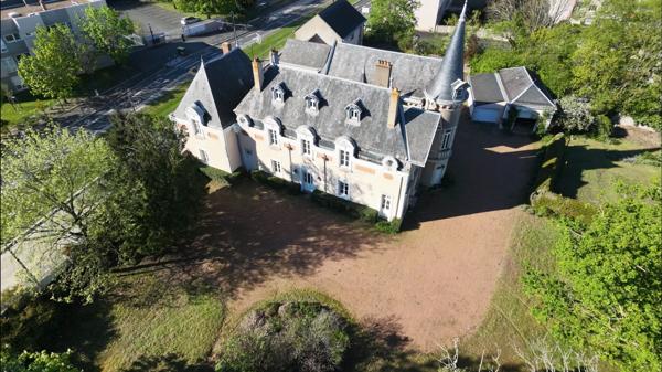 Château de caractère à Angers, 7 chambres, chapelle privée, pavillon indépendant, garages et parc de 3 260 m².