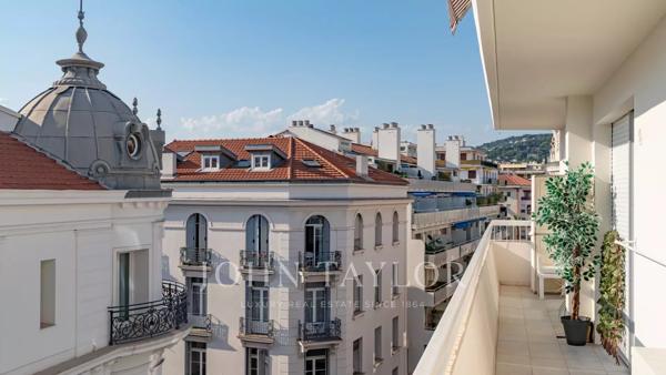 Superbe appartement d'angle à l'avant-dernier étage