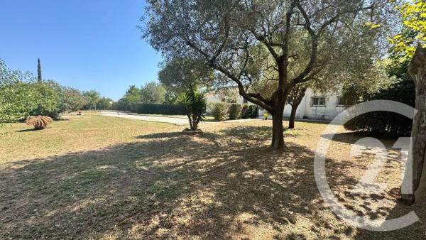 Maison à vendre  8 pièces - 216 m 2   LA GARDE  - 83