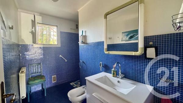 Maison à vendre  8 pièces - 216 m 2   LA GARDE  - 83