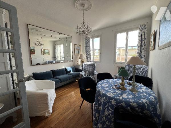 Bel appartement type 2 au 7ème étage et dernier d'un immeuble situé 3 rue Jean Jaurès.