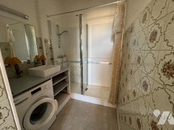 Bel appartement type 2 au 7ème étage et dernier d'un immeuble situé 3 rue Jean Jaurès.