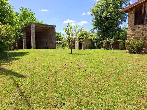 Grange à vendre à Terres-de-Haute-Charente (16270) - Charente