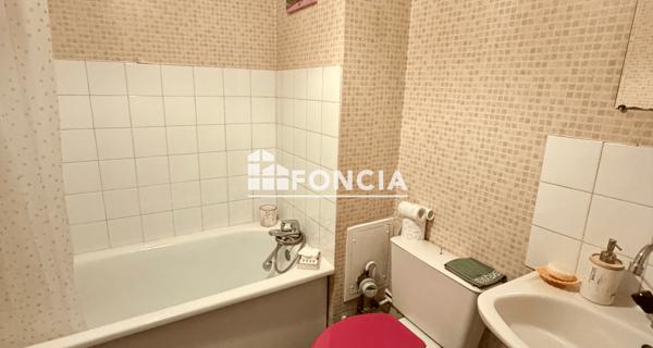À vendre Studio 46.84 m² - Quimper 29000