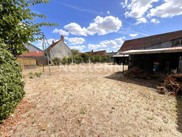 LONGERE 4 CHAMBRES ET TERRAIN DE 1089 M² SITUÉE DANS UN HAMEAU DE SELLES SUR CHER (41)