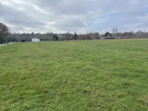 Terrain constructible proche Montpon Menesterol