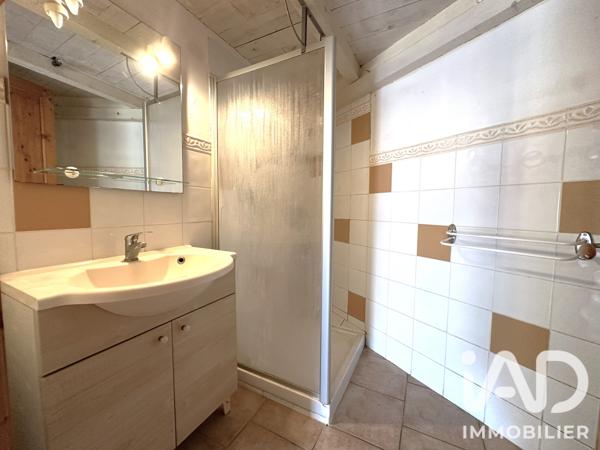 Immeuble à vendre 70 m² Collias