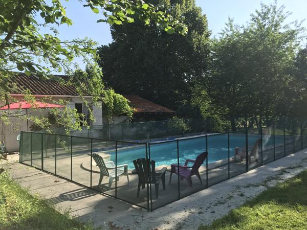 Courlac (16210) Proche d'Aubeterre sur Dronne , Ancienne ferme rénovée de 186 m2 et ses dépendances 290 000 € FAI