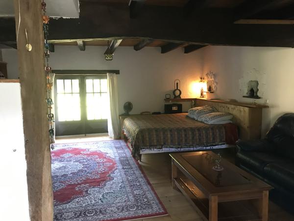 Courlac (16210) Proche d'Aubeterre sur Dronne , Ancienne ferme rénovée de 186 m2 et ses dépendances 290 000 € FAI