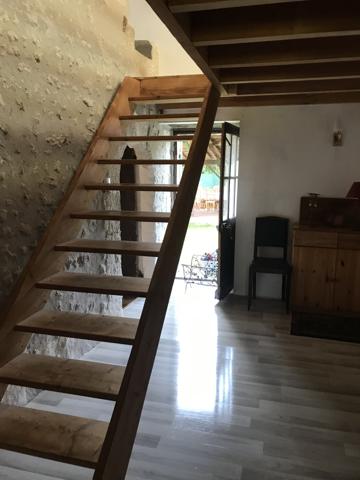 Courlac (16210) Proche d'Aubeterre sur Dronne , Ancienne ferme rénovée de 186 m2 et ses dépendances 290 000 € FAI