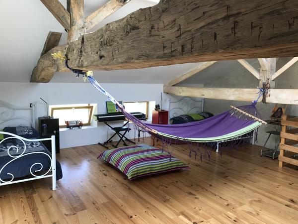 Courlac (16210) Proche d'Aubeterre sur Dronne , Ancienne ferme rénovée de 186 m2 et ses dépendances 290 000 € FAI