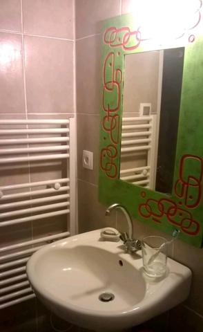 Courlac (16210) Proche d'Aubeterre sur Dronne , Ancienne ferme rénovée de 186 m2 et ses dépendances 290 000 € FAI