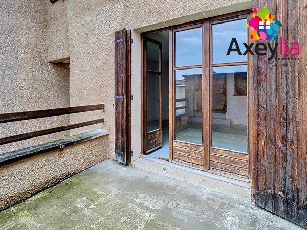 Villerest (42300) A VENDRE- VILLEREST BOURG- MAISON D'ENVIRON 150 M2 AVEC COUR ET JARDIN